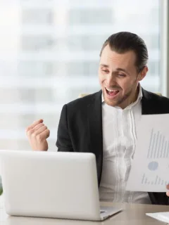 A happy man learning what is passiva investment.
