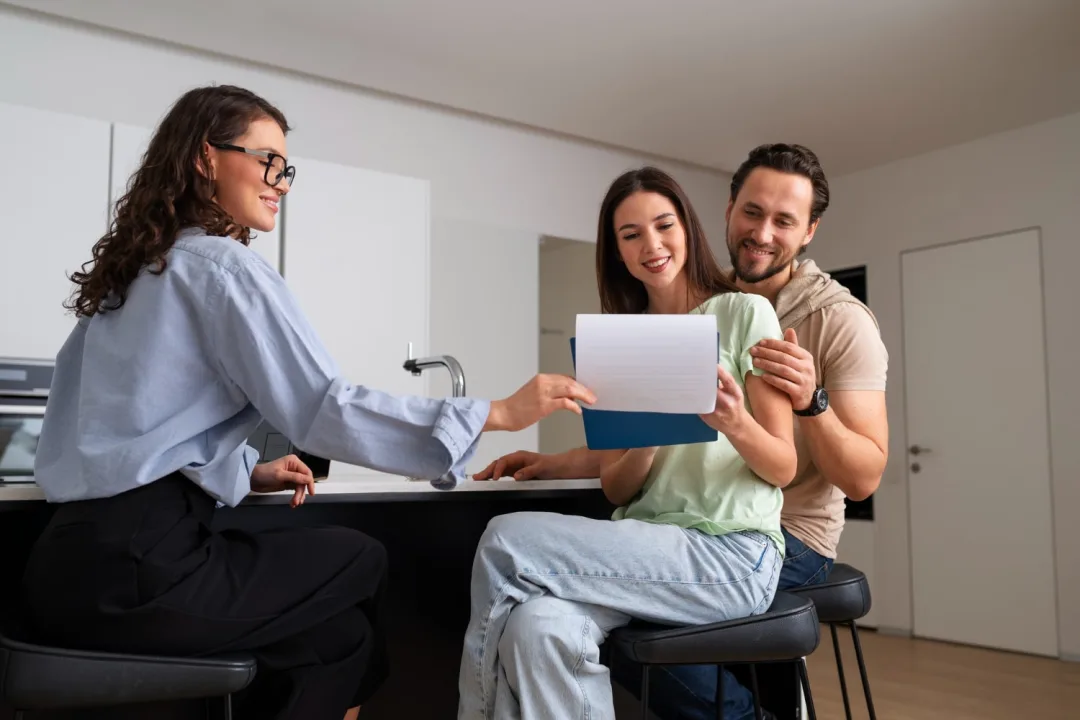 A couple after discover how to choose a mortgage lender