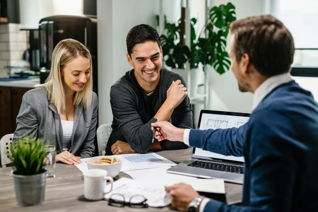 Financial advisor to couples financial life
