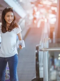 Free Checked Bags: Save $60 Per Round Trip with Airline Credit Card Benefits - Cover Image