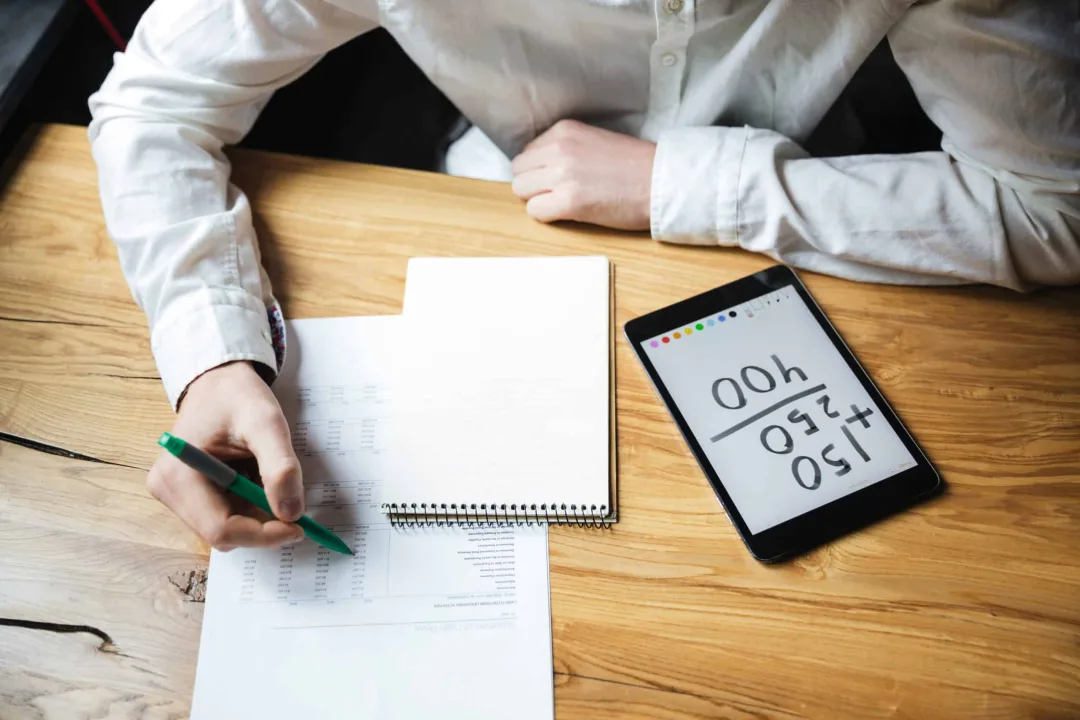 Improving credit score in 2026: essential strategies