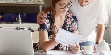 couple opens joint account