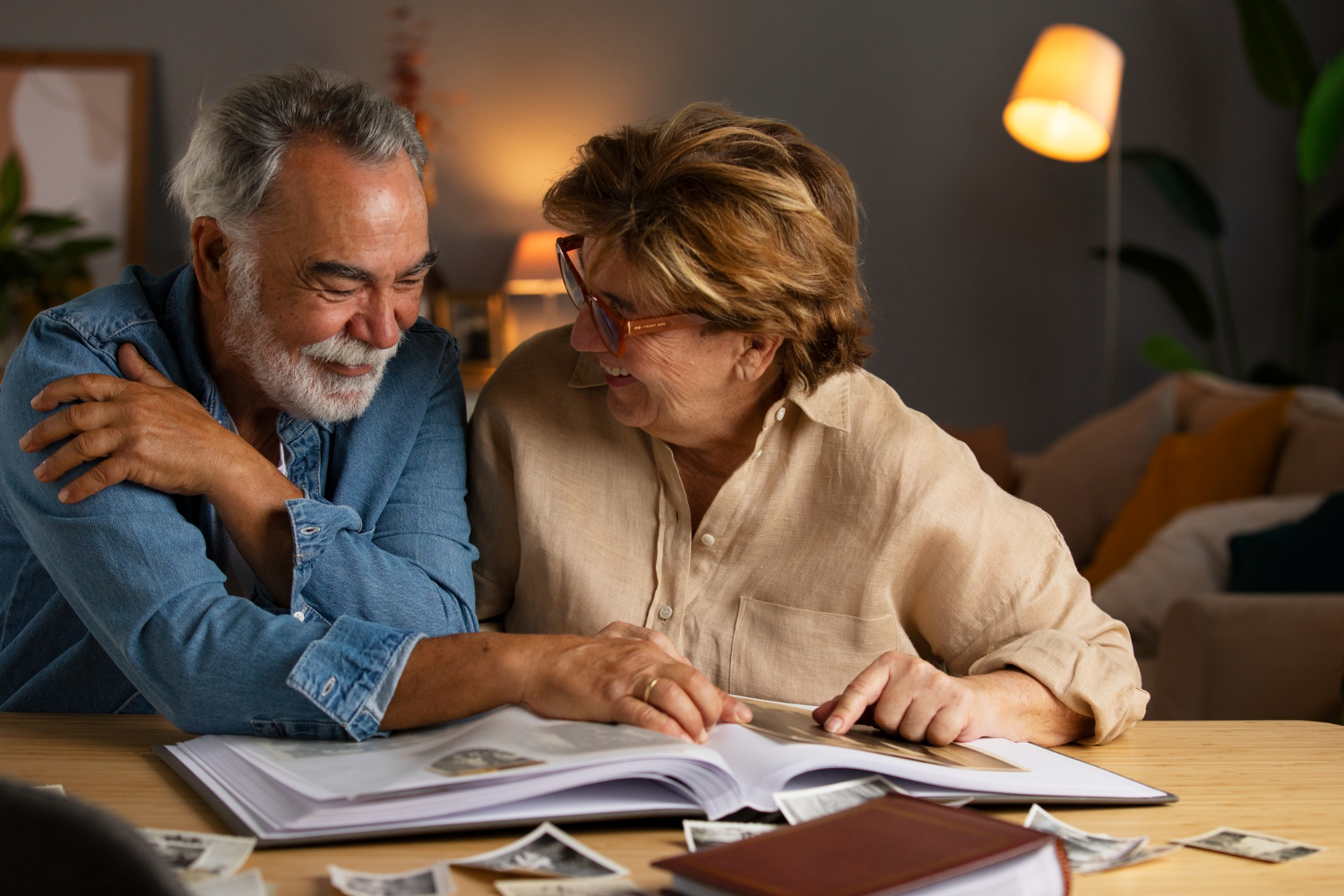 couple making Individual Retirement Accounts (IRAs)