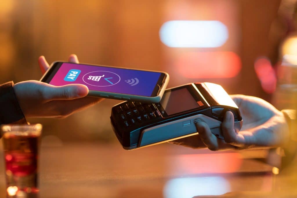 Debit card: your ally for purchases and financial control