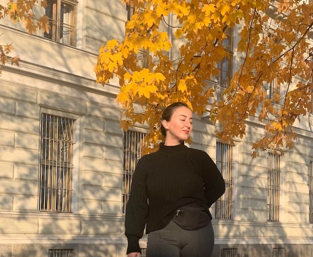 Master Monochrome: Fall 2025’s 3 Key Color Palettes