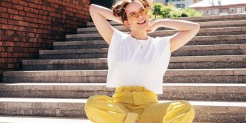 Weekend Casual 2025: 4 Effortless Outfit Formulas for Style - Cover Image