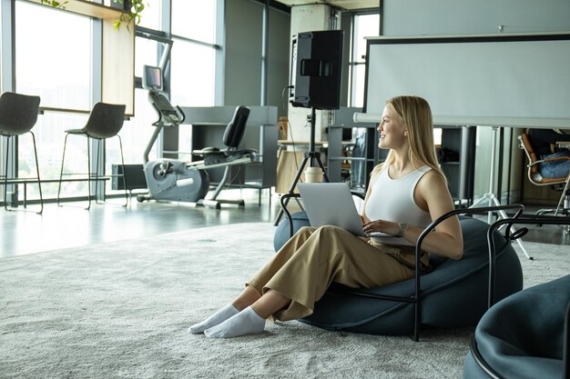 Best Credit Cards for Airport Lounge Access 2025