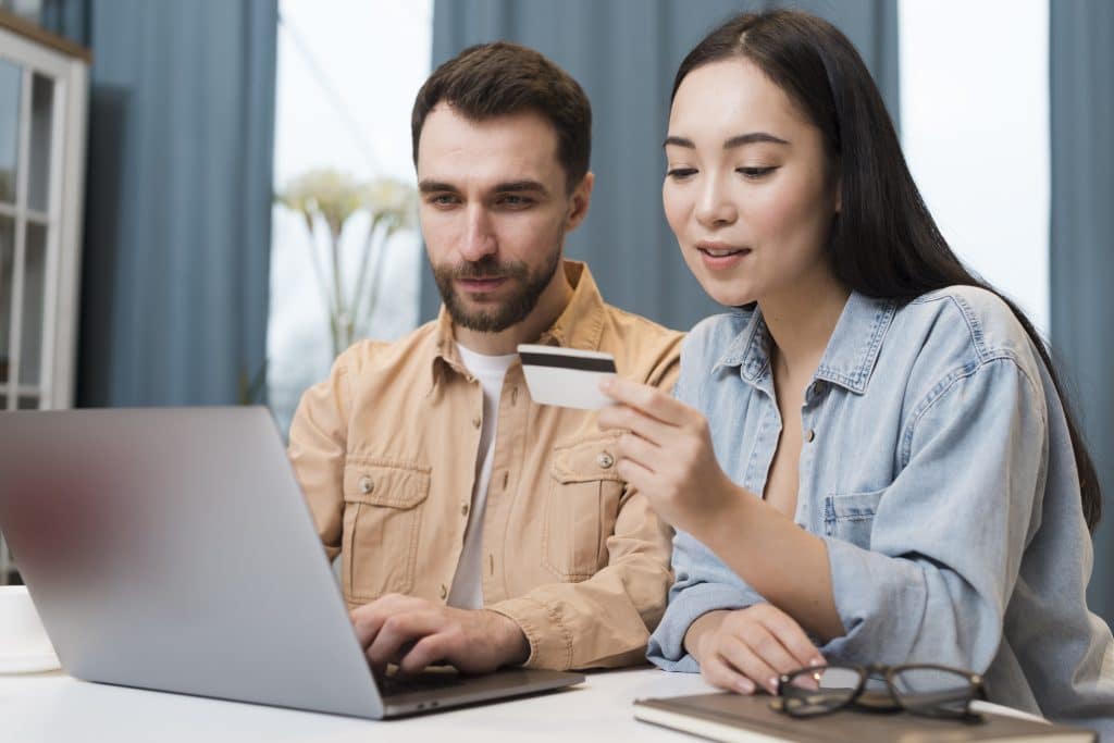 Credit Card Consumer Debt Statistics: Latest Figures and Key Trends