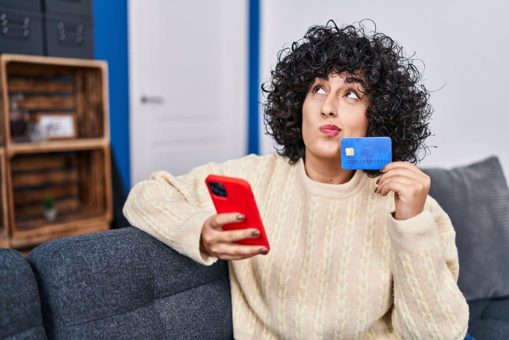 Tips for choosing the right credit card based on pricing